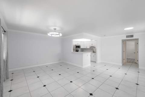 190 Saxony D, Delray Beach FL - photo 8 of 43