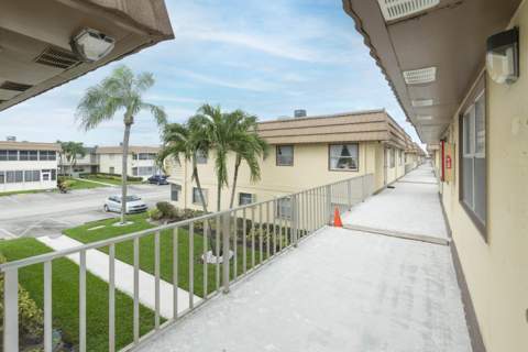 190 Saxony D Circle, Delray Beach FL - photo 22 of 41