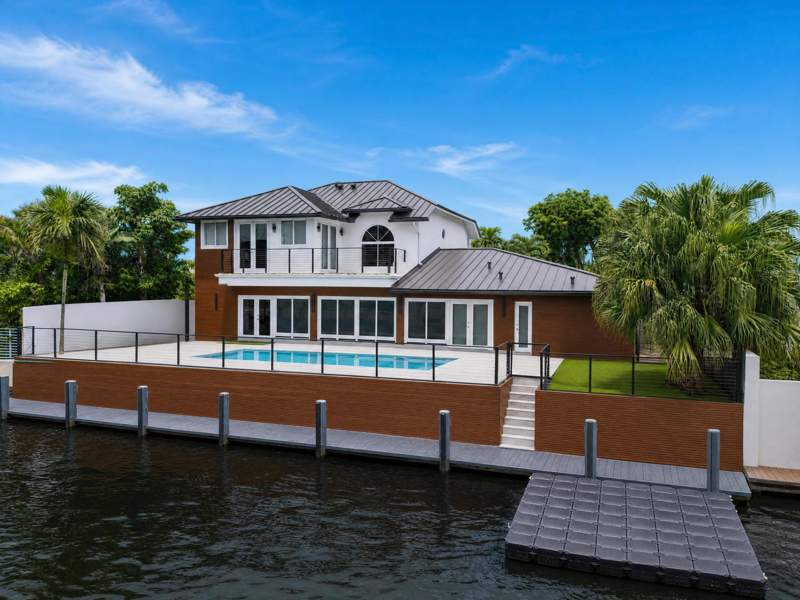 4 bedroom Single Family Residence at 11 Castle Harbor Isle Drive, Bermuda-Riviera Sub Of GA, Fort Lauderdale — photo 2
