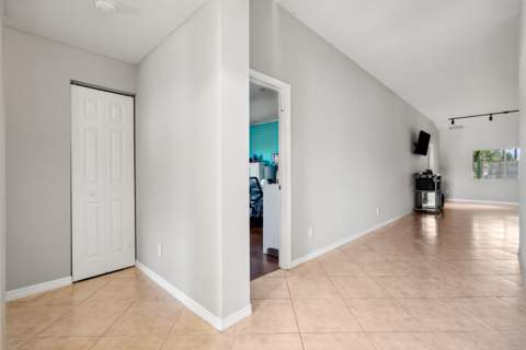 1924 SW Jamesport Drive, Port St. Lucie FL - photo 16 of 44