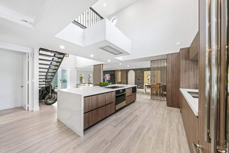 4 bedroom Single Family Residence at 11 Castle Harbor Isle Drive, Bermuda-Riviera Sub Of GA, Fort Lauderdale — photo 4