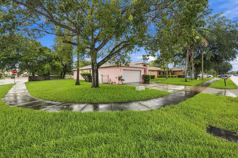 4 bedroom Single Family Residence at 3243 NW 43RD Place, SUMMER LAKE AT 3 LAKES, Oakland Park — photo 3