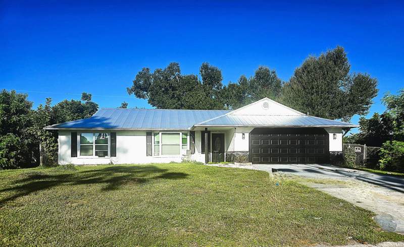 3 bedroom Single Family Residence at 5507 Eastwood Drive, Lakewood Park Unit 12, Fort Pierce — photo 2