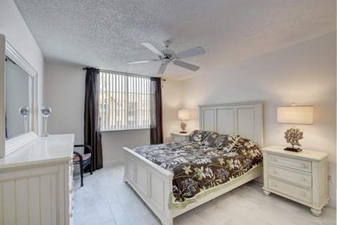 135 Yacht Club Way #207, Hypoluxo FL - photo 6 of 30