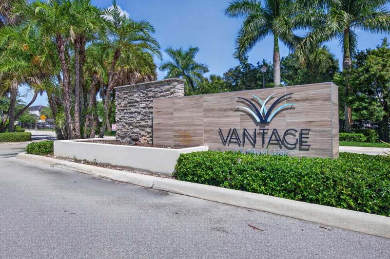 3 bedroom Single Family Residence at 295 NW 33rd Lane, Residences At Palm Aire, Pompano Beach — photo 2