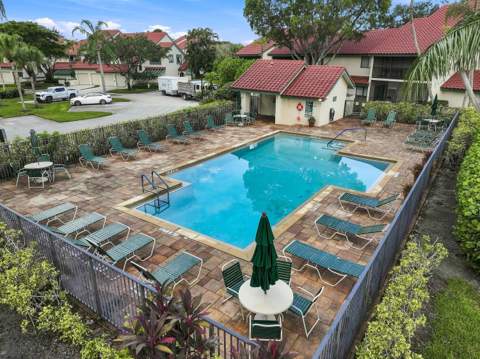 11 Lexington Lane #B, Palm Beach Gardens FL - photo 22 of 27