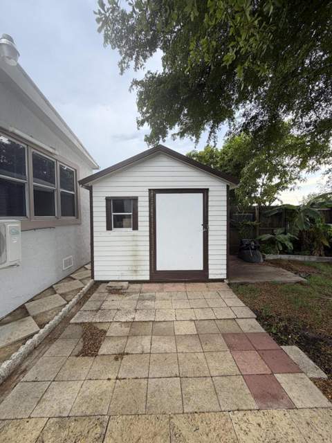 21521 S HERITAGE Circle, Pembroke Pines FL - photo 23 of 29