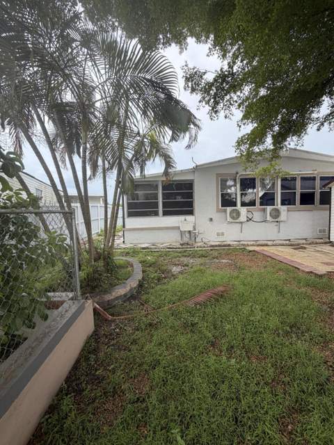 21521 S HERITAGE Circle, Pembroke Pines FL - photo 24 of 29