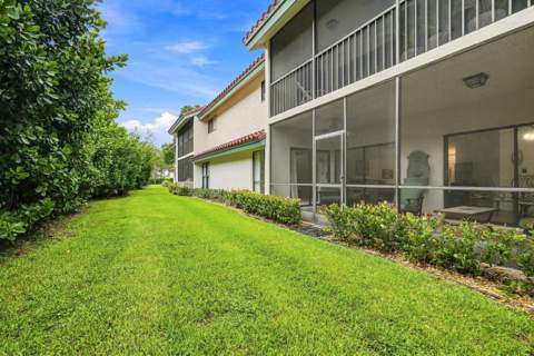 11 Lexington Lane #B, Palm Beach Gardens FL - photo 21 of 27
