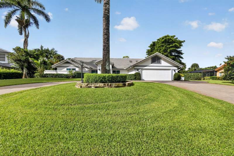 4 bedroom Single Family Residence at 4717 SABAL PALM Drive, DELRAY DUNES 2ND SEC, Boynton Beach — photo 2