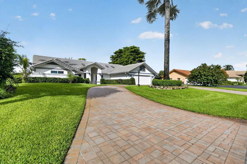 4 bedroom Single Family Residence at 4717 SABAL PALM Drive, DELRAY DUNES 2ND SEC, Boynton Beach — photo 3