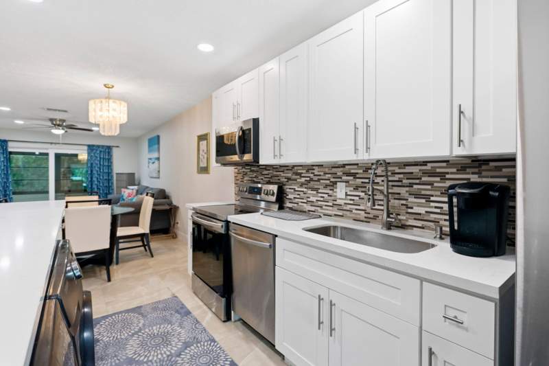 2 bedroom Villa at 13984 Via Flora #C, Palm Greens , Delray Beach — photo 3