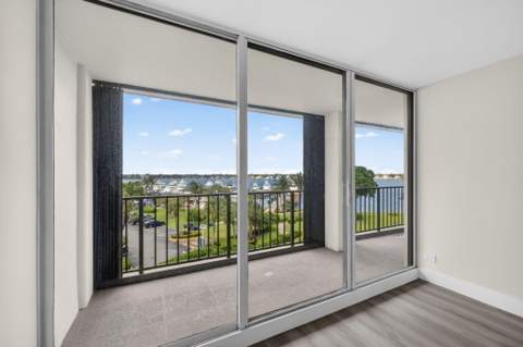 136 Lakeshore Drive #511, North Palm Beach FL - photo 15 of 17
