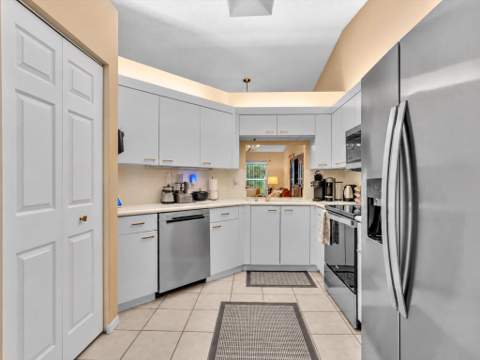 110 SAUSALITO Drive, Boynton Beach FL - photo 14 of 73