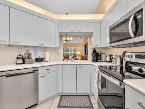 110 SAUSALITO Drive, Boynton Beach FL - photo 16 of 73