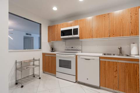 2401 S Ocean Drive #305, Hollywood FL - photo 12 of 29
