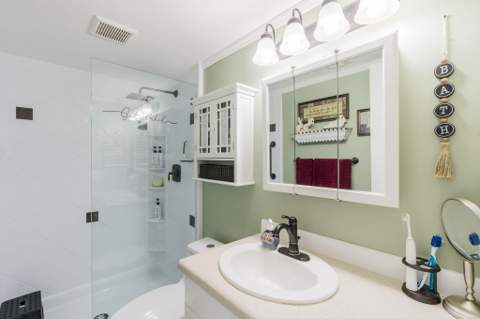 106 Lake Pine Circle #D-2, Greenacres FL - photo 19 of 31