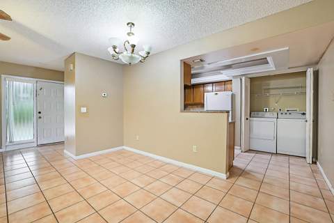 2780 Norfolk Pine Court, Lake Worth FL - photo 7 of 30