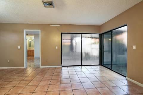 2780 Norfolk Pine Court, Lake Worth FL - photo 14 of 30