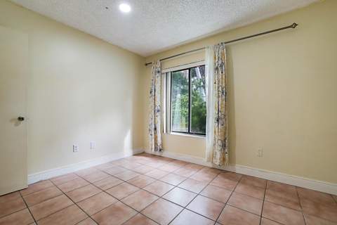 2780 Norfolk Pine Court, Lake Worth FL - photo 24 of 30