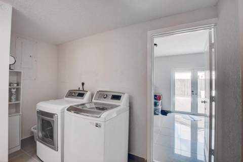 1371 Woodcrest Road, West Palm Beach FL - photo 13 of 27