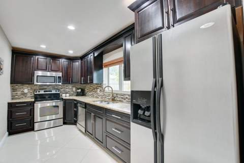1371 Woodcrest Road, West Palm Beach FL - photo 15 of 27