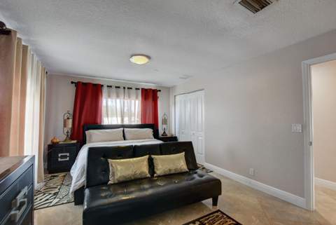 1371 Woodcrest Road, West Palm Beach FL - photo 18 of 27