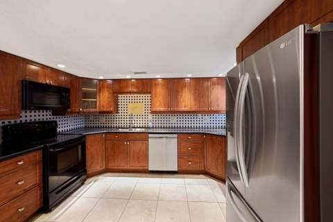 557 NW 97TH Avenue, Plantation FL - photo 15 of 35