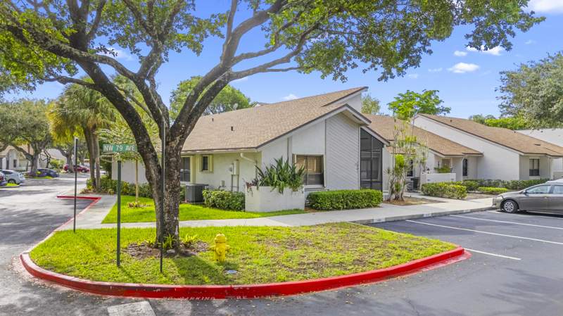 2 bedroom Villa at 1001 NW 79th Avenue, JACARANDA PARCEL 407, Plantation — photo 4