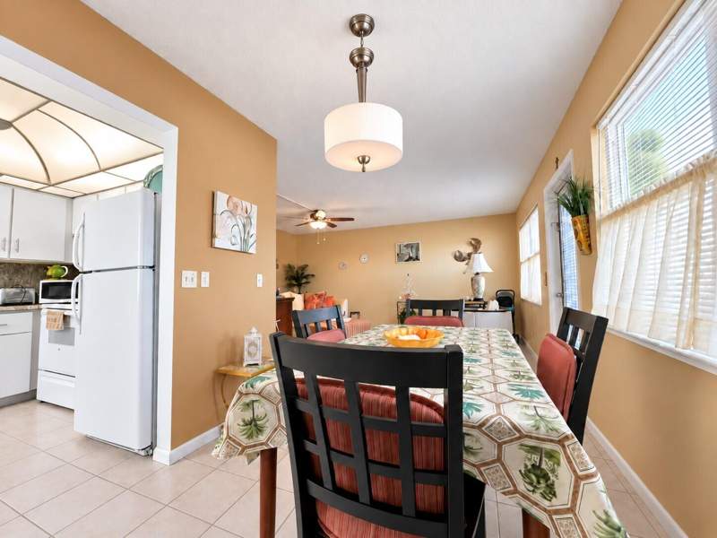 2 bedroom Condominium at 108 Somerset F, SOMERSET CONDOS, West Palm Beach — photo 4