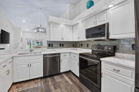 6427 Pointe Pleasant Circle, Delray Beach FL - photo 17 of 73