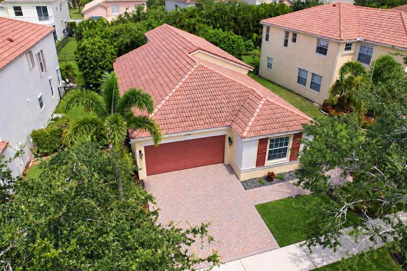 4 bedroom Single Family Residence at 11150 SW Springtree Terrace, Tradition Plat No 19, Port St. Lucie — photo 2