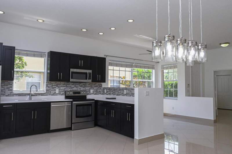 4 bedroom Single Family Residence at 11150 SW Springtree Terrace, Tradition Plat No 19, Port St. Lucie — photo 4