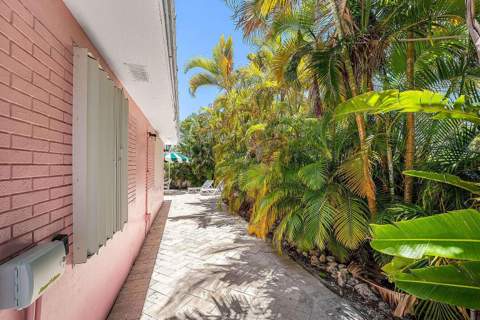 247 SE 3rd Avenue, Delray Beach FL - photo 7 of 44