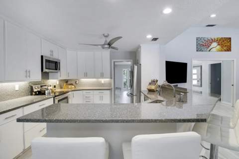 8552 Thousand Pines Circle, West Palm Beach FL - photo 9 of 62