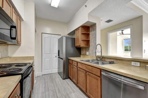 9873 Baywinds Drive #5302, West Palm Beach FL - photo 19 of 43