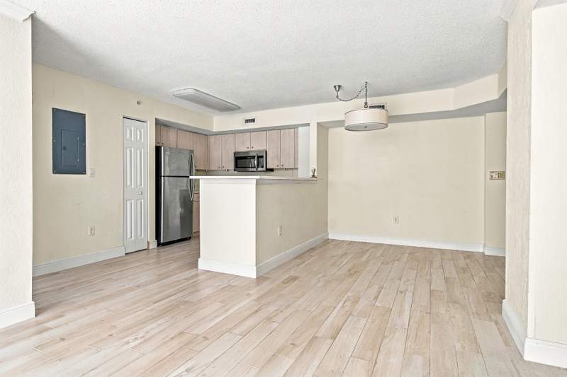 2 bedroom Condominium at 1801 N Flagler Drive, FLAGLER POINTE CONDO, West Palm Beach — photo 5