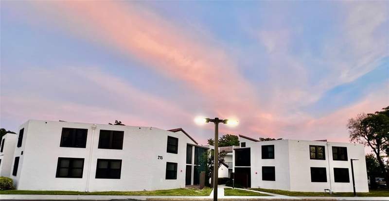 2 bedroom Condominium at 212 Lake Pointe Drive #313, Lake Pointe Condo, Oakland Park — photo 1