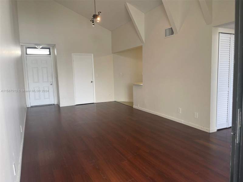 2 bedroom Condominium at 212 Lake Pointe Drive #313, Lake Pointe Condo, Oakland Park — photo 5