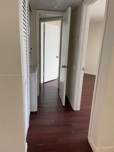 212 Lake Pointe Drive #313, Oakland Park FL - photo 8 of 11