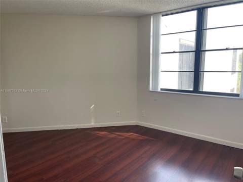 212 Lake Pointe Drive #313, Oakland Park FL - photo 9 of 11