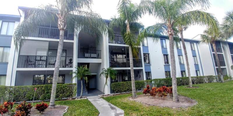 2 bedroom Condominium at 1009 Green Pine Boulevard #D3, PALM CLUB VILLAGE I CONDO, West Palm Beach — photo 2
