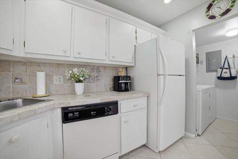 331 Knotty Pine Circle #D-2, Greenacres FL - photo 9 of 30