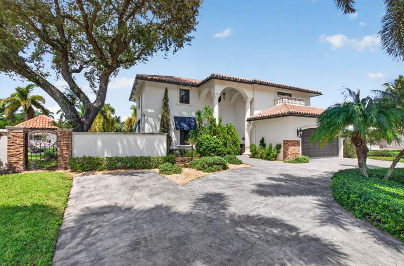 5 bedroom Single Family Residence at 749 SW 2nd Street, Royal Oak Hills, Boca Raton — photo 2