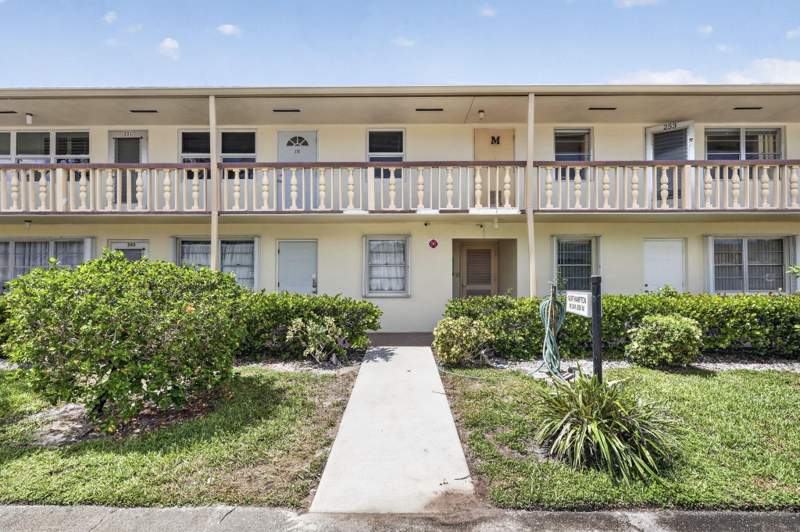 2 bedroom Condominium at 253 Northampton M, NORTHAMPTON CONDOS, West Palm Beach — photo 2