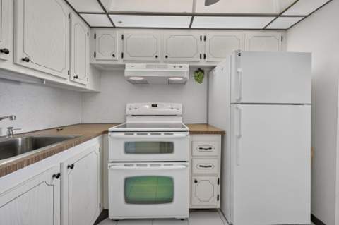 253 Northampton M, West Palm Beach FL - photo 8 of 34
