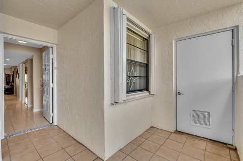 7216 Fairfax Drive #109, Tamarac FL - photo 6 of 72
