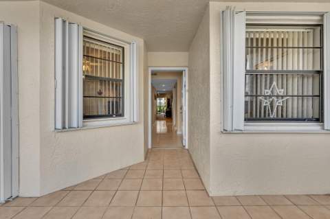 7216 Fairfax Drive #109, Tamarac FL - photo 7 of 72