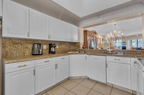 7216 Fairfax Drive #109, Tamarac FL - photo 10 of 72