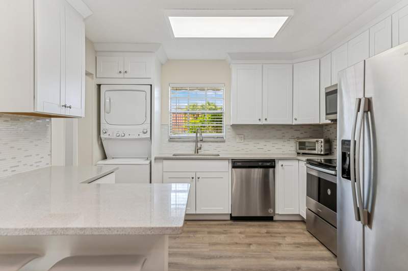 1 bedroom Condominium at 118 Amherst Lane, COVERED BRIDGE CONDO, Lake Worth — photo 2